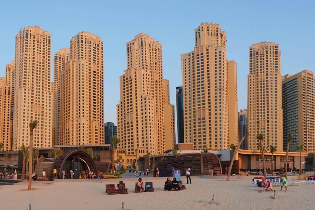 La Buena Vida Holiday Homes - Beach Front Very Spacious, Luxe And Modern 3 Bedroom With Full Kitchen In Jbr , 3 Min To The Jbr Beach Dubai Marina And Tram Station Luaran gambar