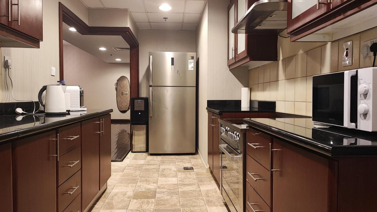 La Buena Vida Holiday Homes - Beach Front Very Spacious, Luxe And Modern 3 Bedroom With Full Kitchen In Jbr , 3 Min To The Jbr Beach Dubai Marina And Tram Station Luaran gambar