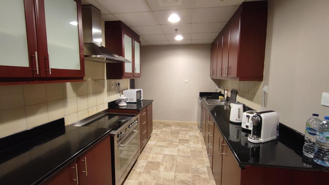 La Buena Vida Holiday Homes - Beach Front Very Spacious, Luxe And Modern 3 Bedroom With Full Kitchen In Jbr , 3 Min To The Jbr Beach Dubai Marina And Tram Station Luaran gambar